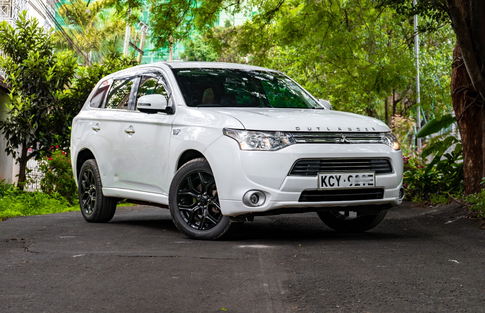 2013 Mitsubishi Outlander for sale in Nairobi — photo 1 of 10