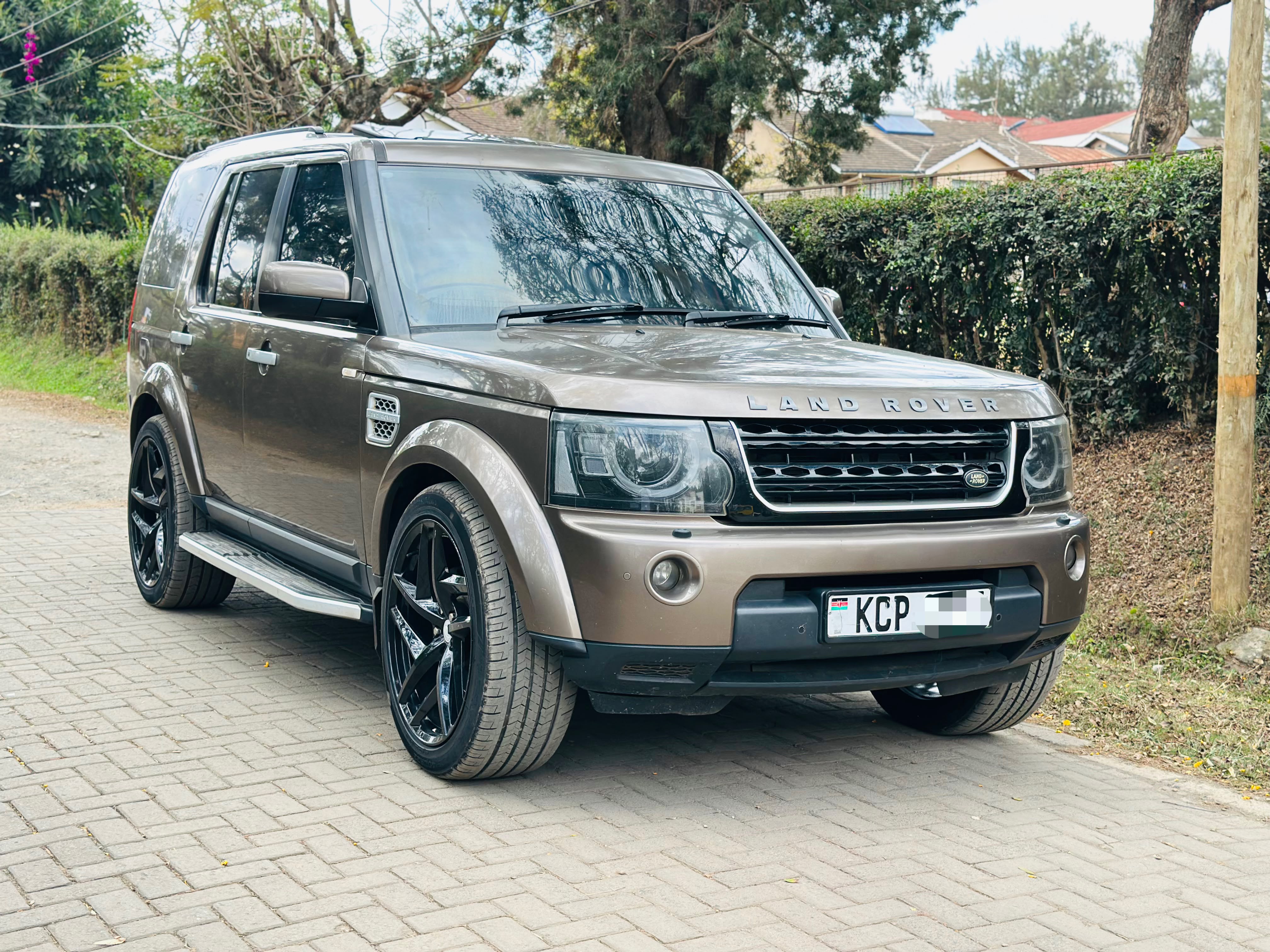 2012 Land Rover Discovery 4 for sale in Nairobi — photo 1 of 13