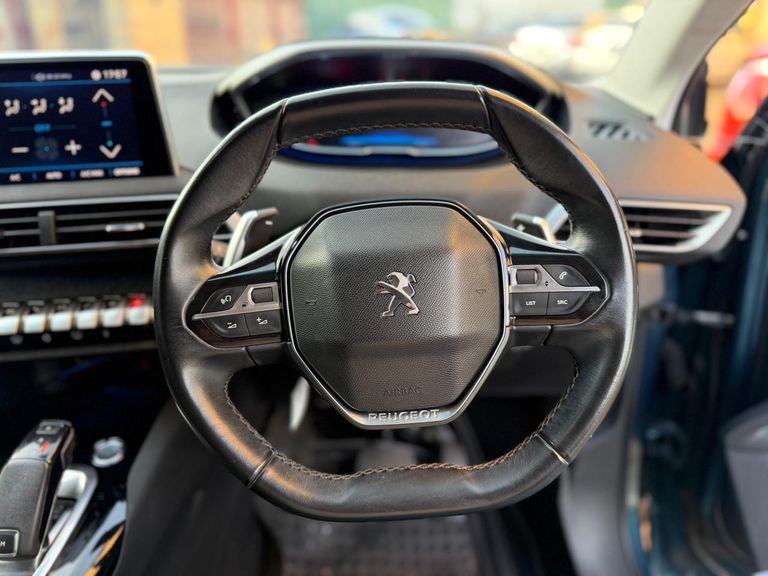 2017 Peugeot 3008 thumbnail 8