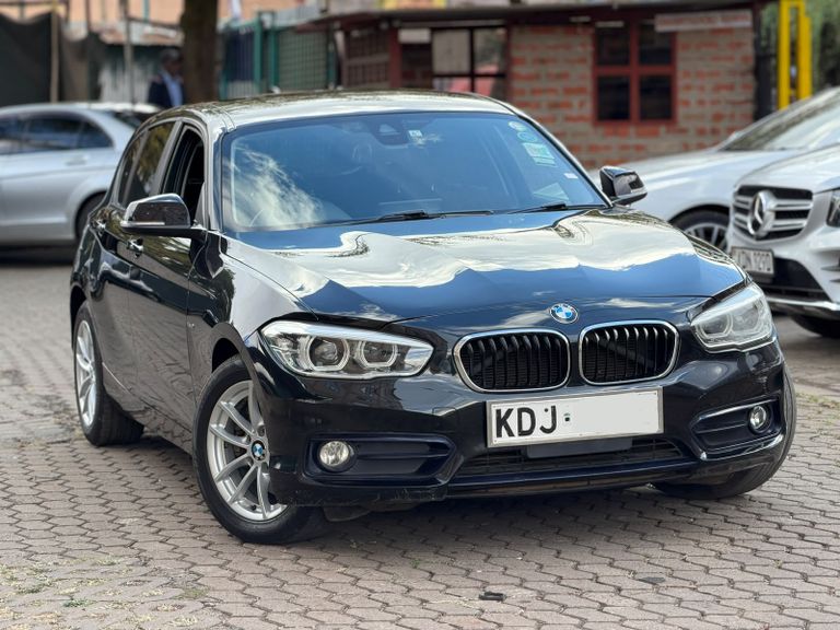 2015 BMW 1 Series thumbnail 2