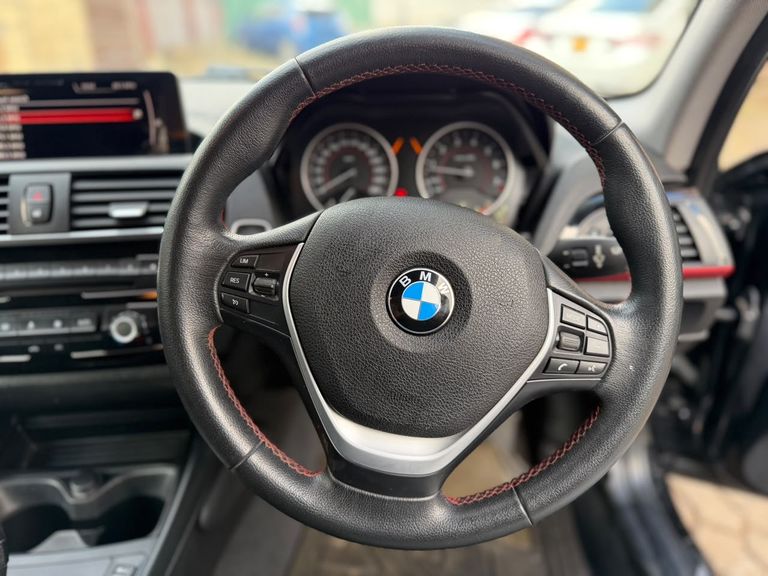 2015 BMW 1 Series thumbnail 10