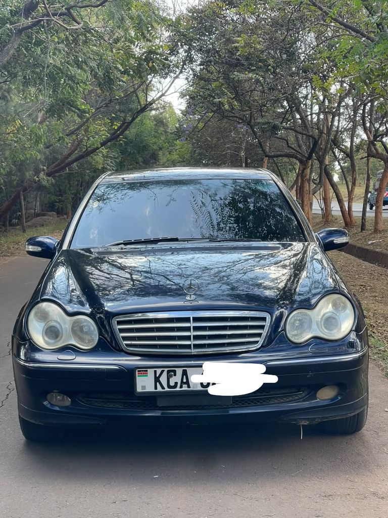 2008 Mercedes-Benz C-Class thumbnail 3