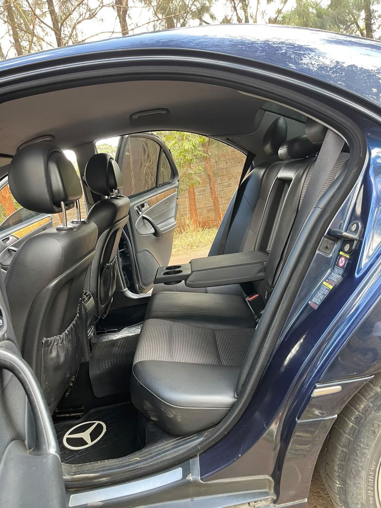 2008 Mercedes-Benz C-Class thumbnail 5