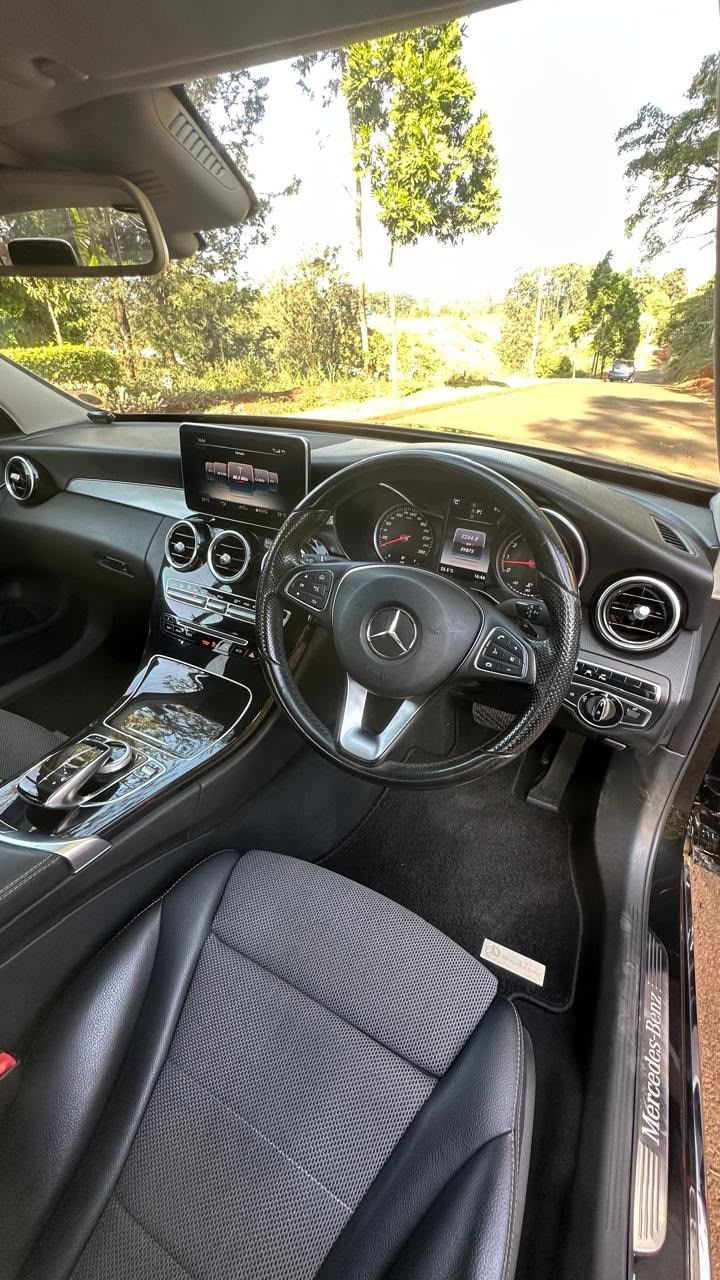 2016 Mercedes-Benz C-Class thumbnail 8
