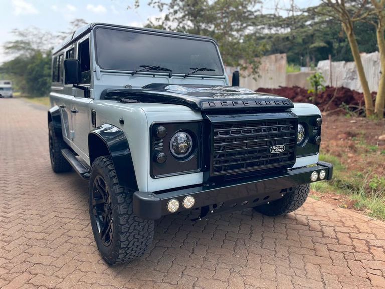 1997 Land Rover Defender thumbnail 2