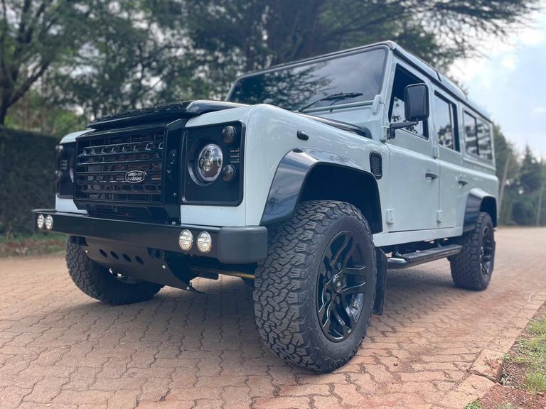 1997 Land Rover Defender thumbnail 4
