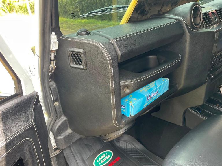 1997 Land Rover Defender thumbnail 8