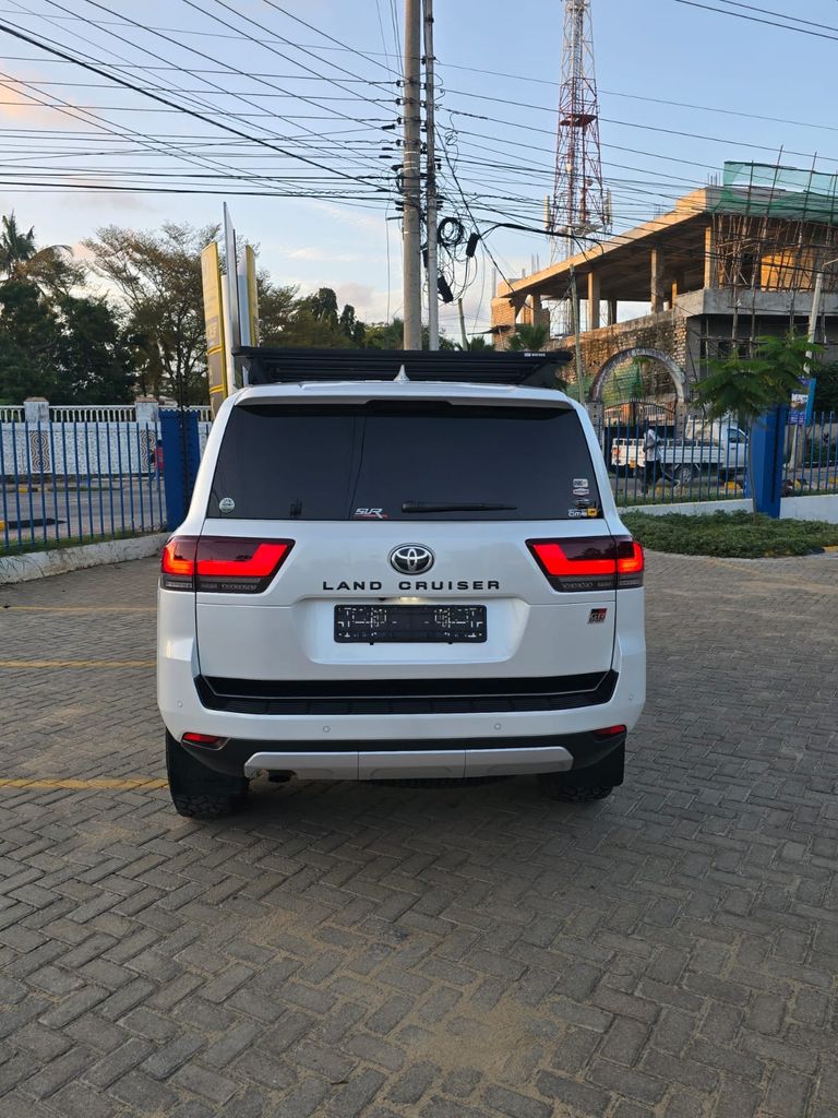 2021 Toyota Land Cruiser 300 thumbnail 3