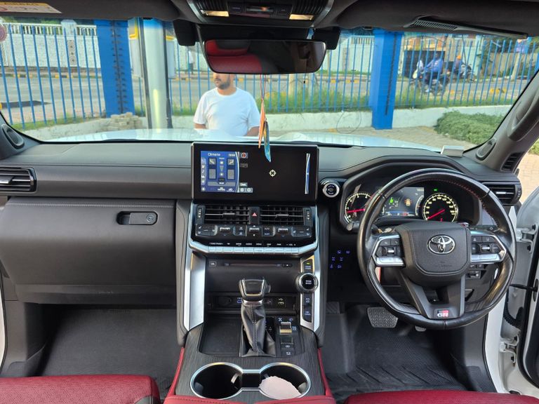 2021 Toyota Land Cruiser 300 thumbnail 11