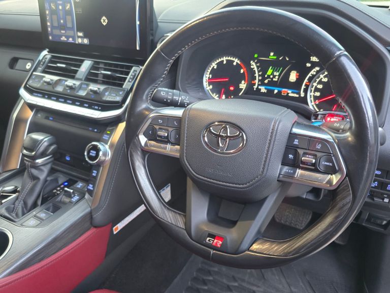 2021 Toyota Land Cruiser 300 thumbnail 12