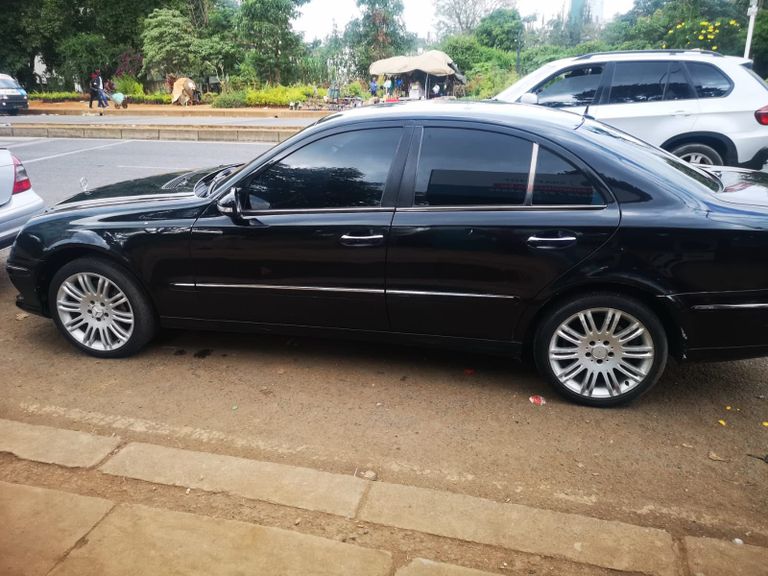 2008 Mercedes-Benz E-Class thumbnail 4