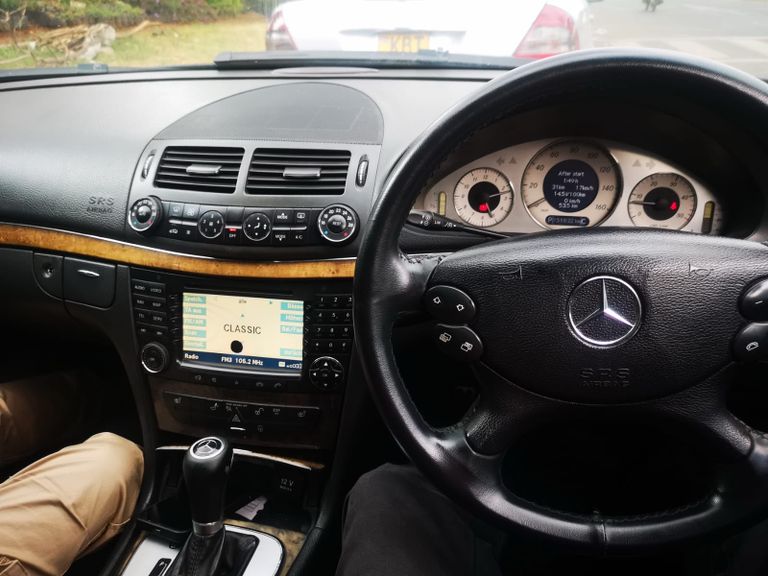 2008 Mercedes-Benz E-Class thumbnail 10