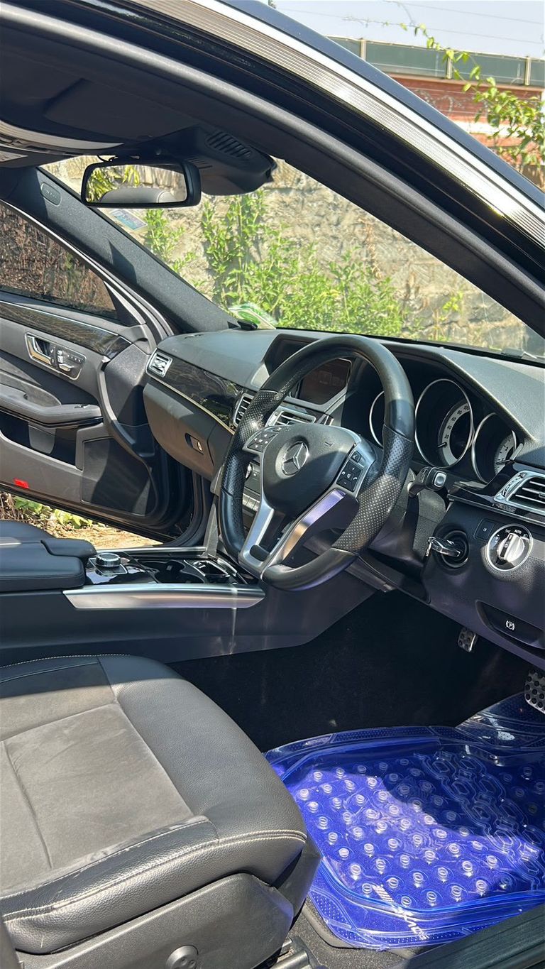 2016 Mercedes-Benz E-Class thumbnail 3