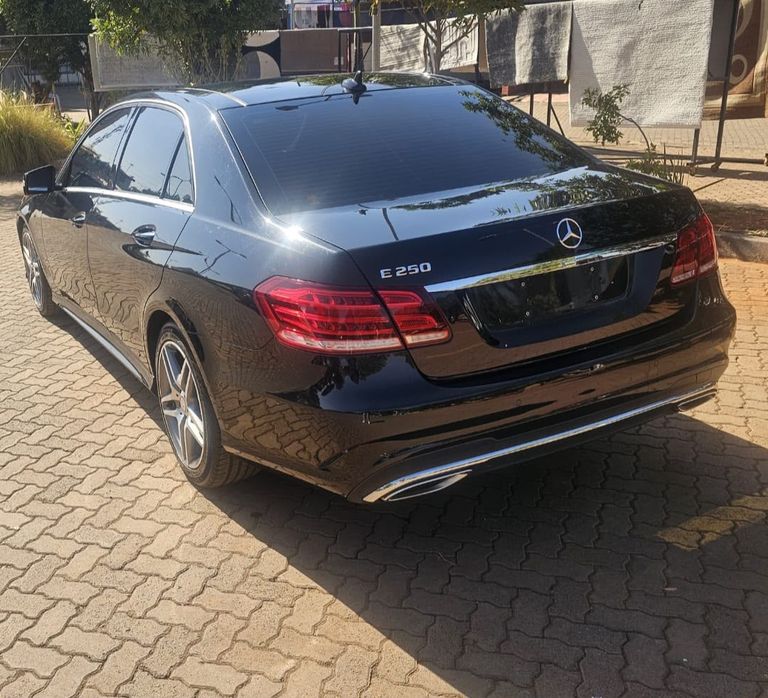 2016 Mercedes-Benz E-Class thumbnail 5