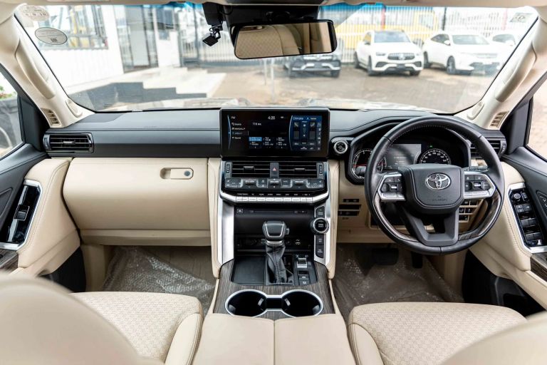2023 Toyota Land Cruiser thumbnail 4