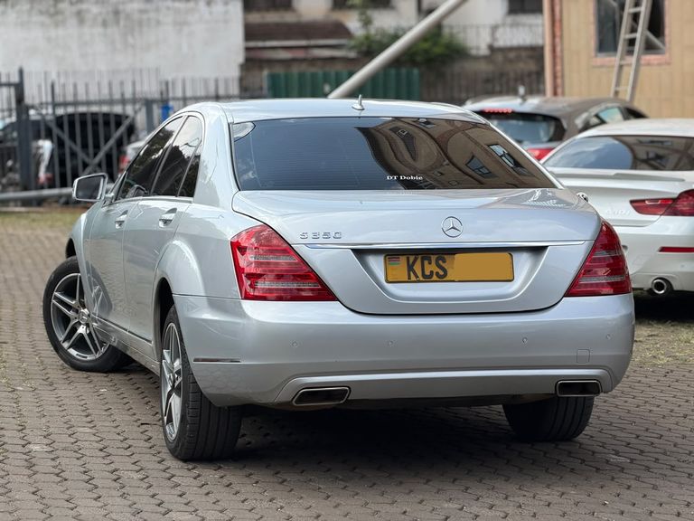 2011 Mercedes-Benz S-Class thumbnail 4