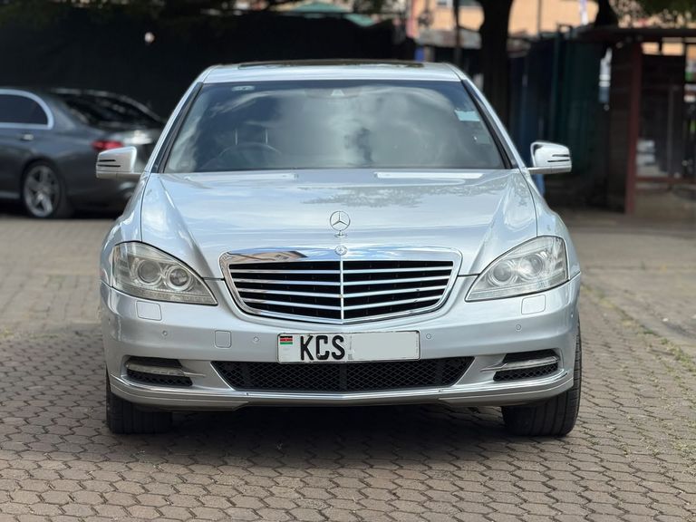 2011 Mercedes-Benz S-Class thumbnail 9
