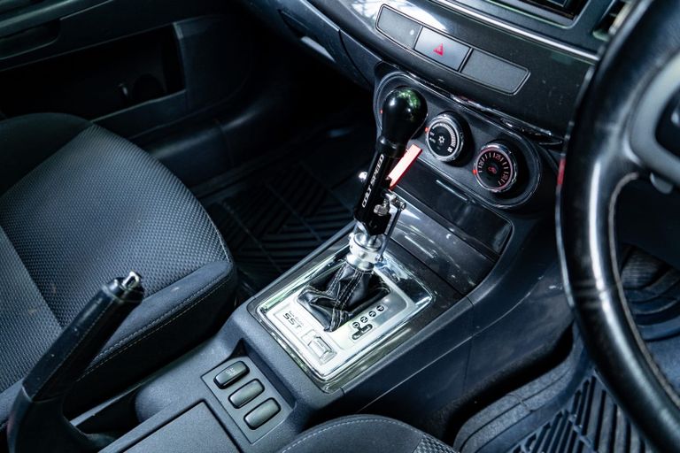 2012 Mitsubishi Lancer Evolution thumbnail 6