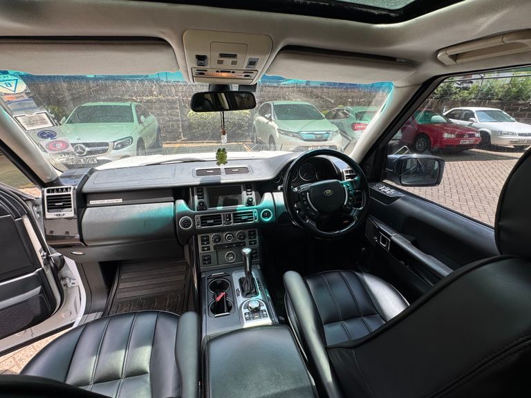 2009 Range Rover Range Rover Vogue thumbnail 7