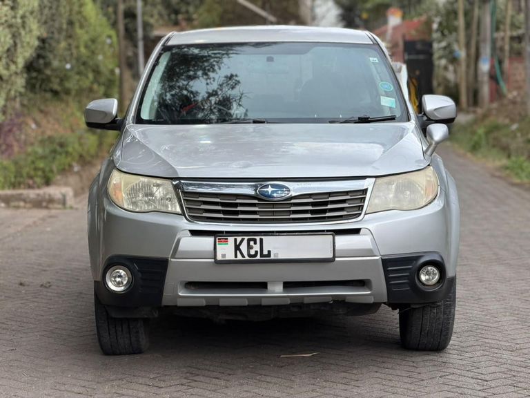 2010 Subaru Forester thumbnail 3