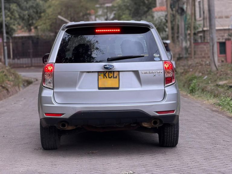 2010 Subaru Forester thumbnail 4