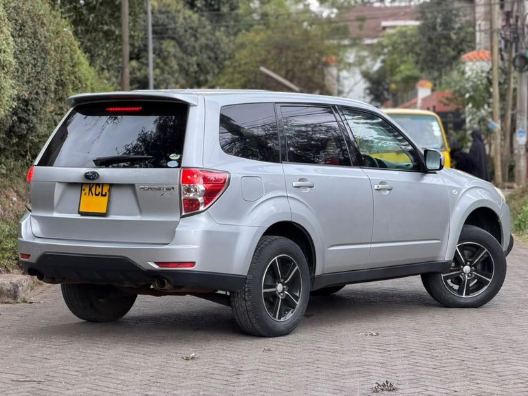 2010 Subaru Forester thumbnail 5