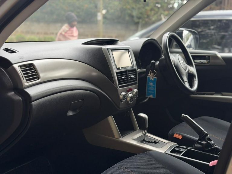 2010 Subaru Forester thumbnail 7