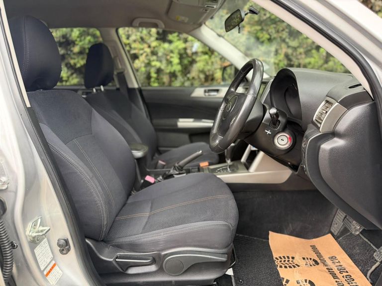 2010 Subaru Forester thumbnail 11
