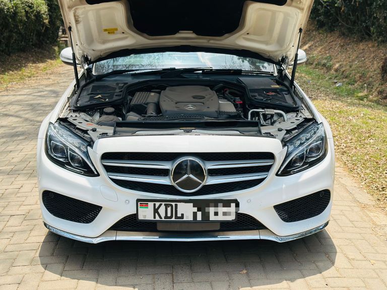 2016 Mercedes-Benz C-Class thumbnail 5