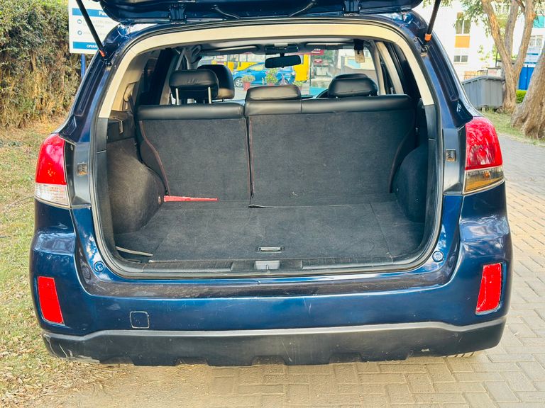 2011 Subaru Outback thumbnail 6
