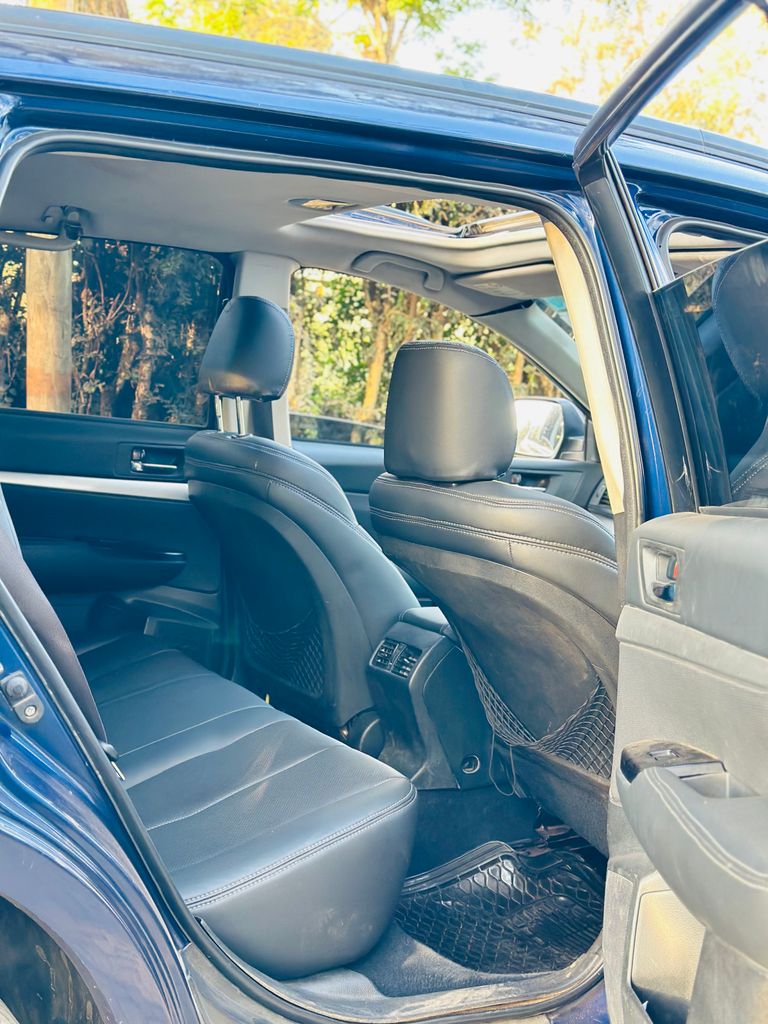 2011 Subaru Outback thumbnail 8