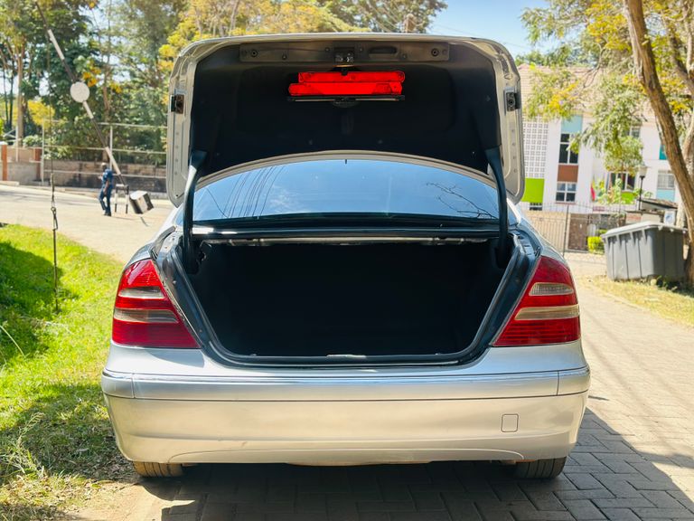 2004 Mercedes-Benz E-Class thumbnail 6