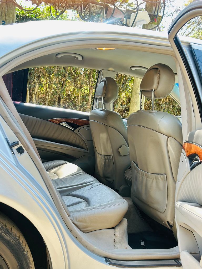2004 Mercedes-Benz E-Class thumbnail 9
