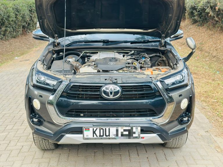 2020 Toyota Hilux thumbnail 14