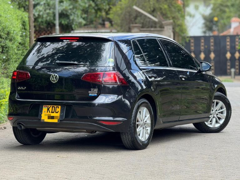 2014 Volkswagen Golf thumbnail 3