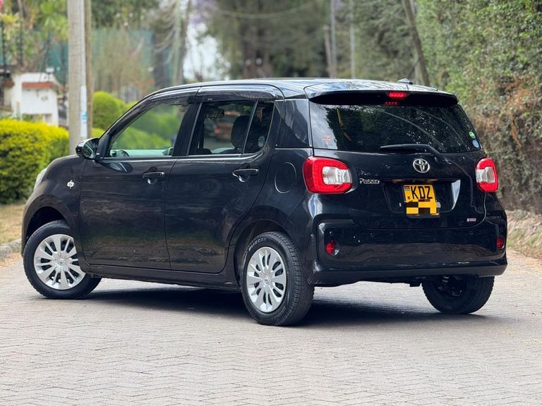 2019 Toyota Passo thumbnail 3