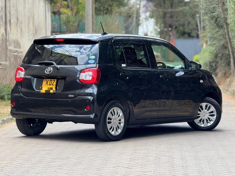 2019 Toyota Passo thumbnail 4