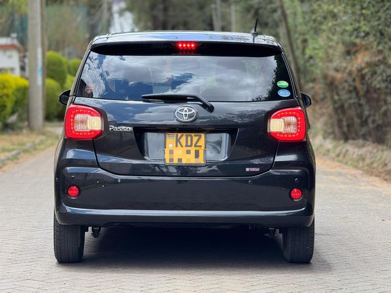 2019 Toyota Passo thumbnail 6