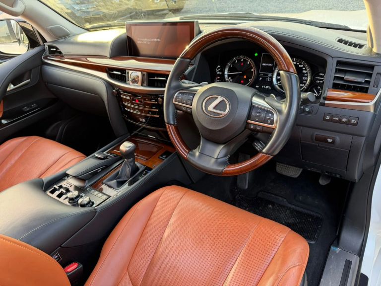 2019 Lexus LX thumbnail 8