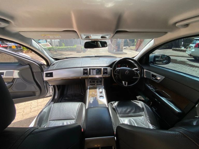 2016 Jaguar XF thumbnail 5