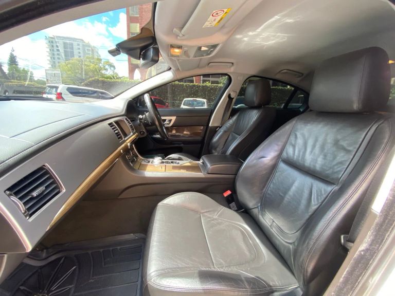 2016 Jaguar XF thumbnail 7