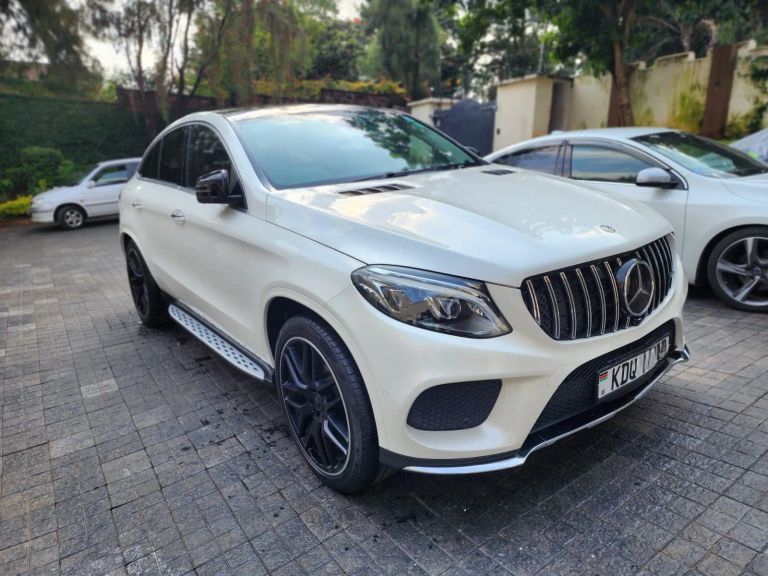 2017 Mercedes-Benz GLE thumbnail 2