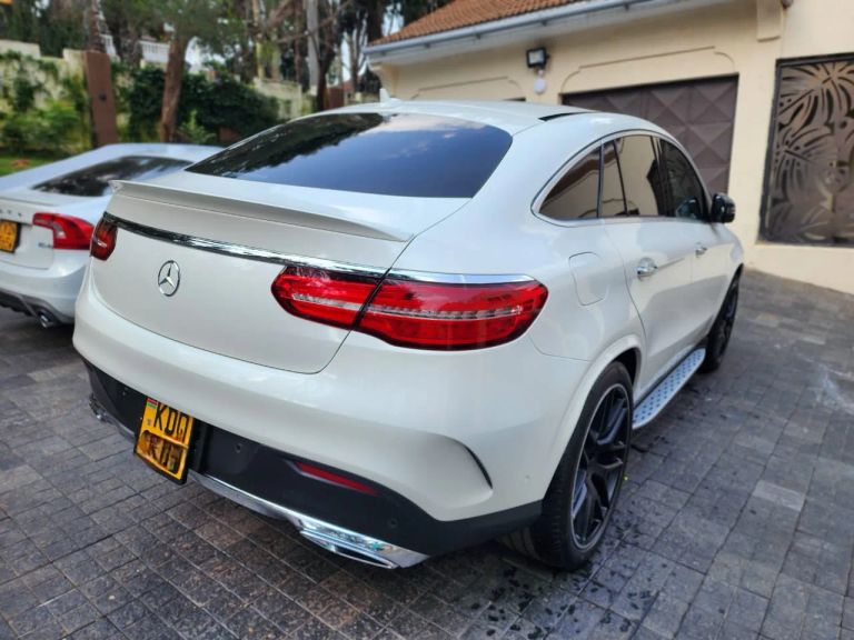 2017 Mercedes-Benz GLE thumbnail 5