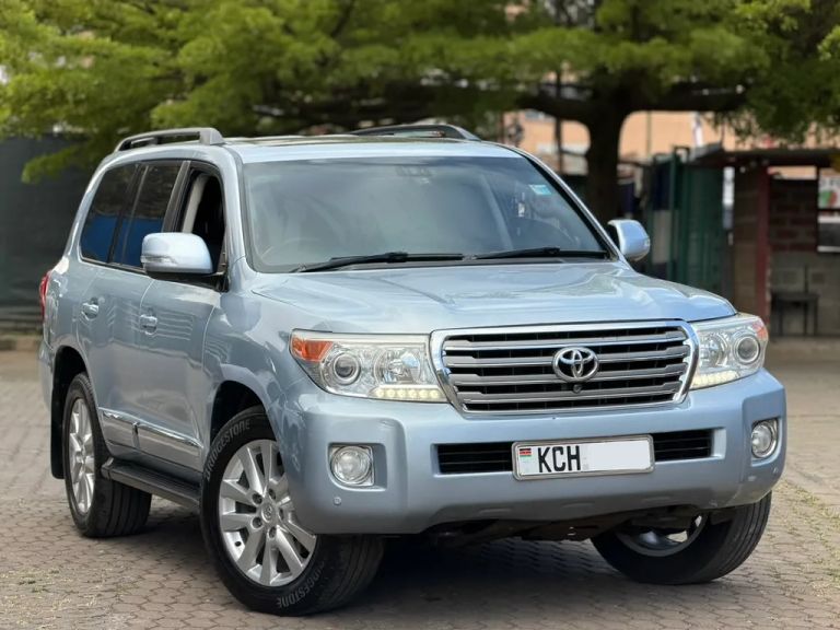 2012 Toyota Land Cruiser V8 thumbnail 10