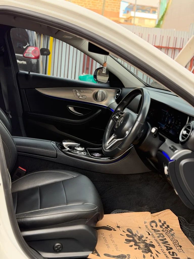 2019 Mercedes-Benz E-Class thumbnail 2