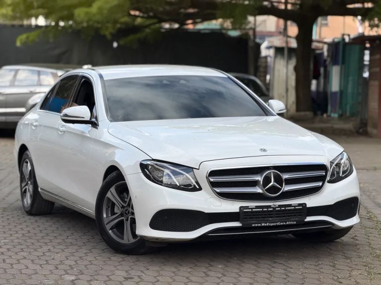 2019 Mercedes-Benz E-Class thumbnail 9