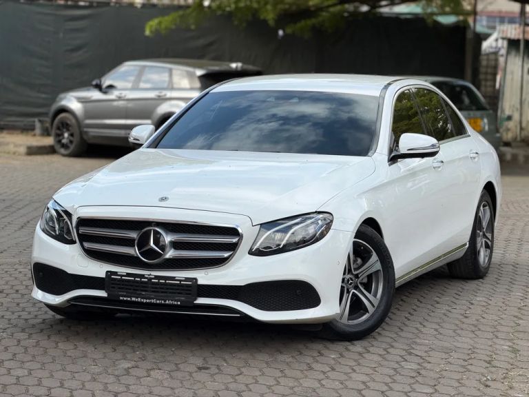 2019 Mercedes-Benz E-Class thumbnail 11