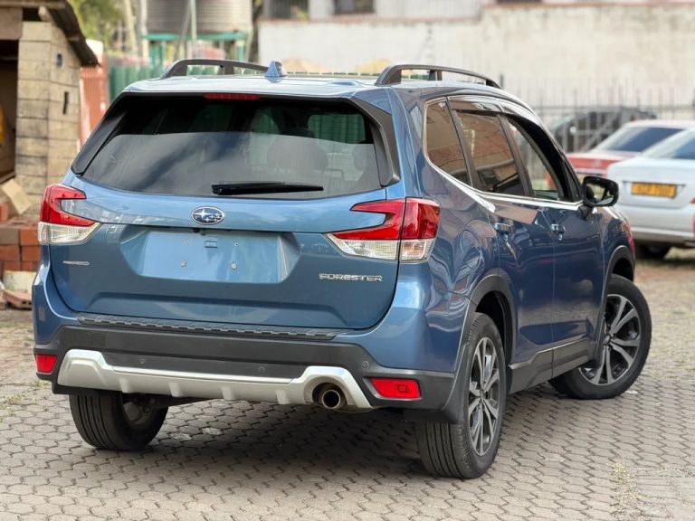2018 Subaru Forester thumbnail 10