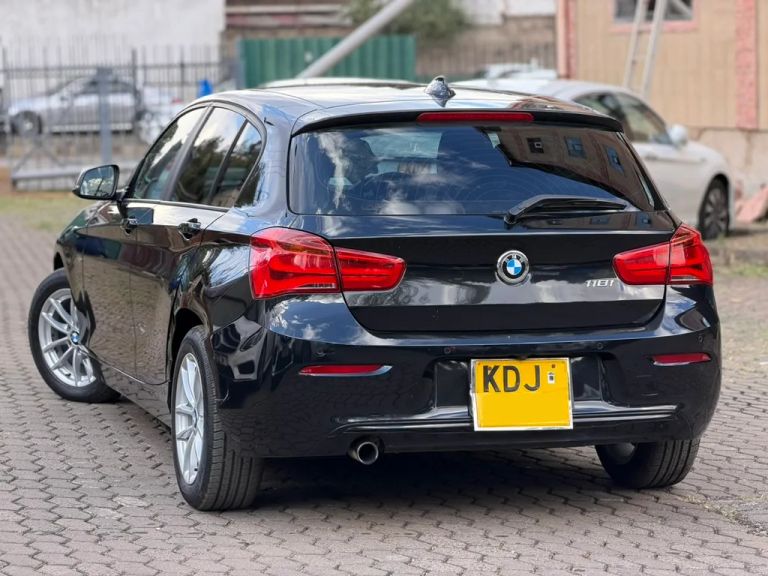2013 BMW 1 Series thumbnail 8