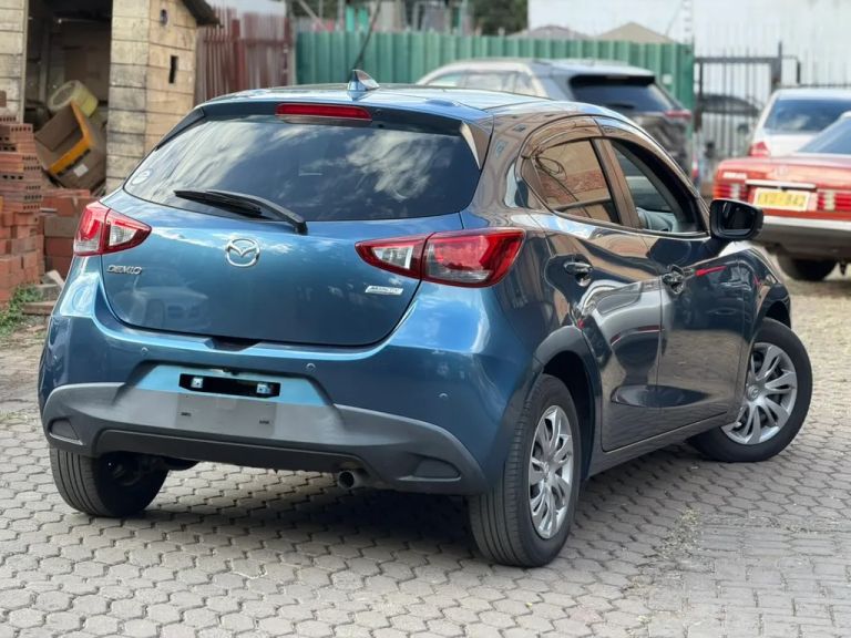 2019 Mazda Demio thumbnail 10